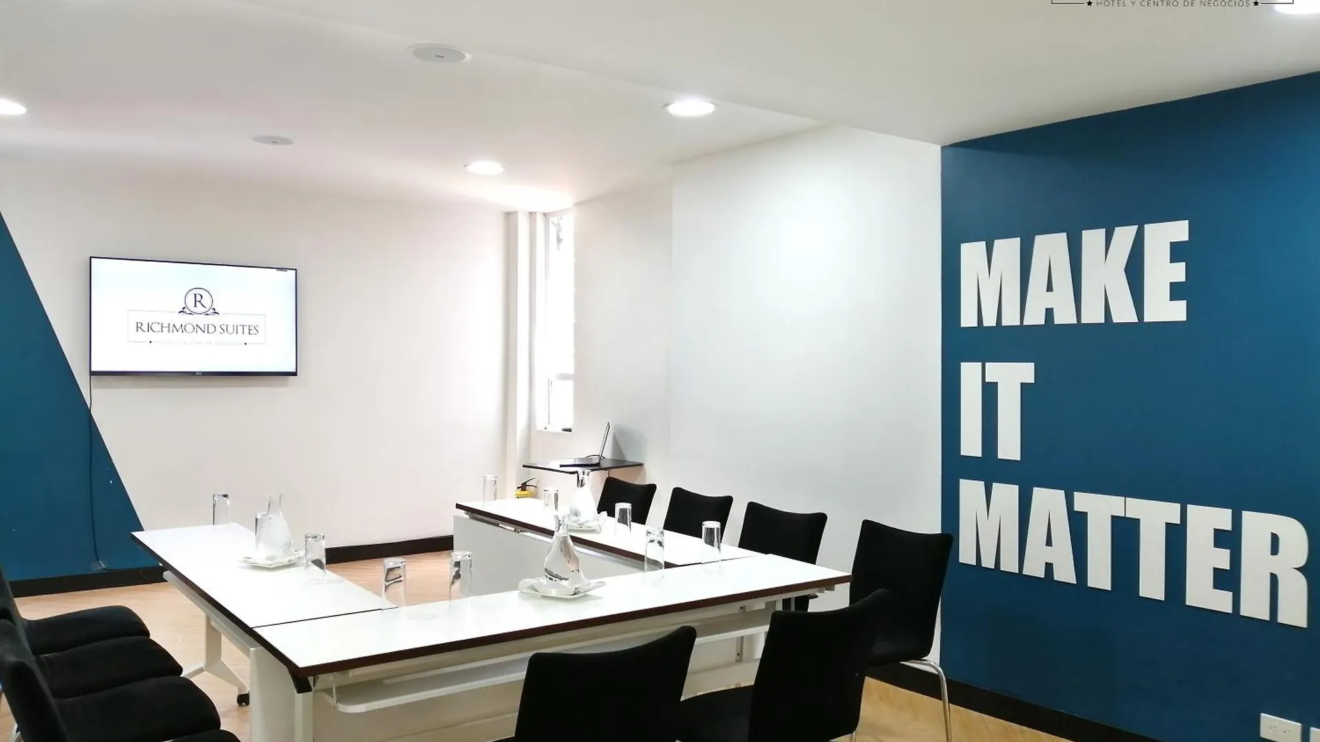 Richmond Suites Hotel Богота