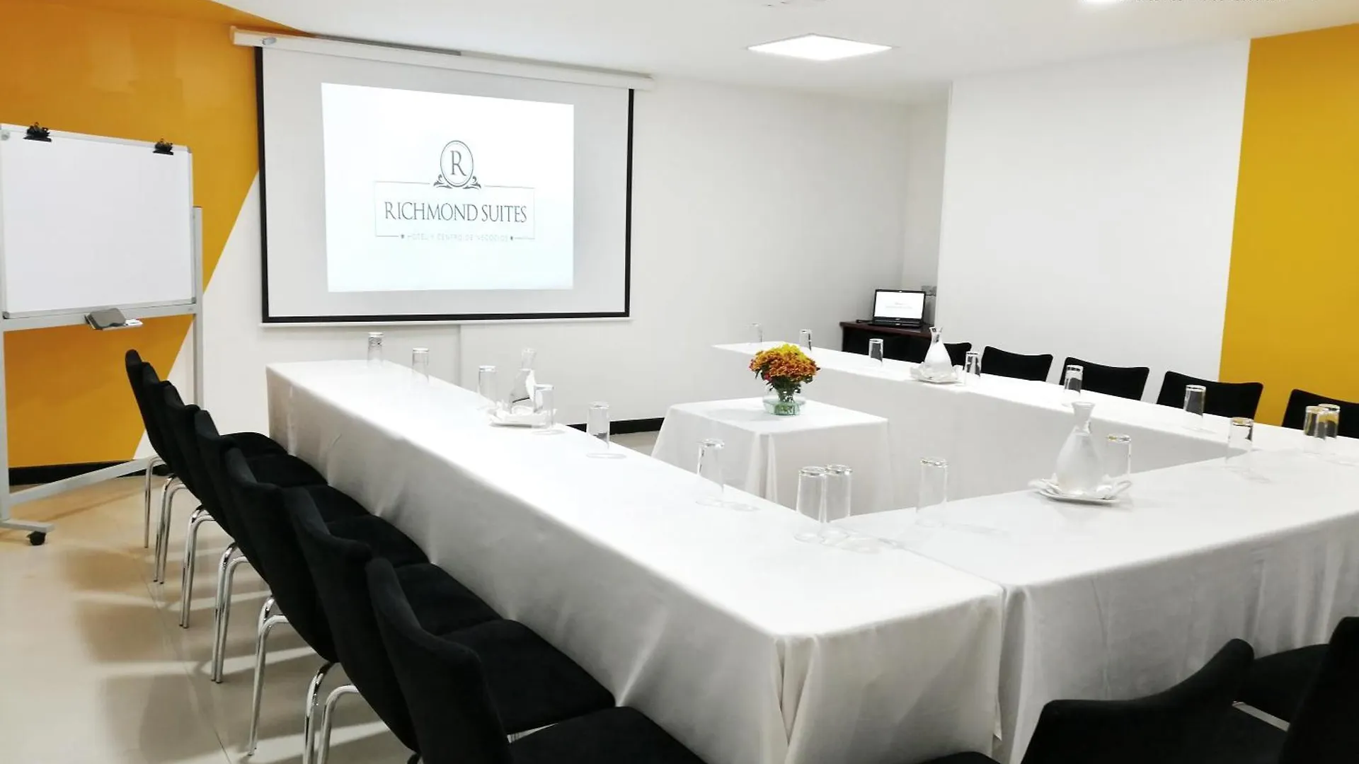Richmond Suites Hotel Богота